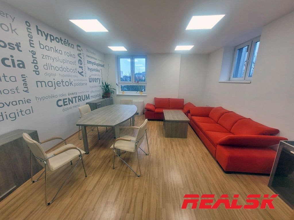 Kancelárie v centre Nitry na prenájom (možnosť prispôsobiť plochu) – fotka 2