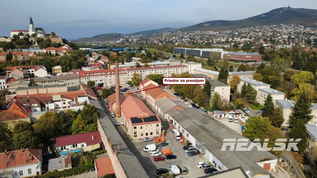 Prevádzkové priestory v centre Nitry s parkovaním