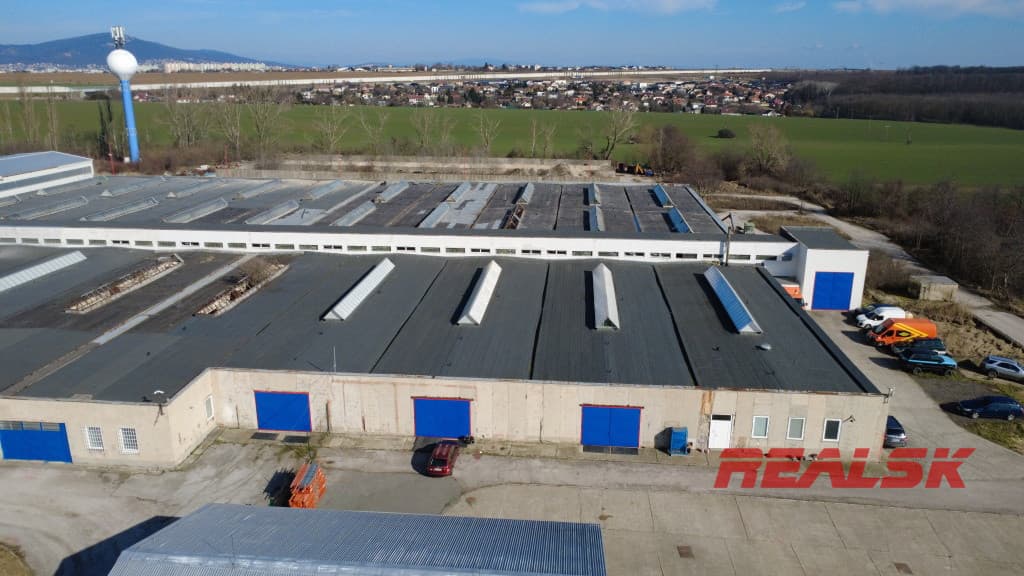 Na prenájom skladová / výrobná hala v Nitre (440 - 1318 m2)