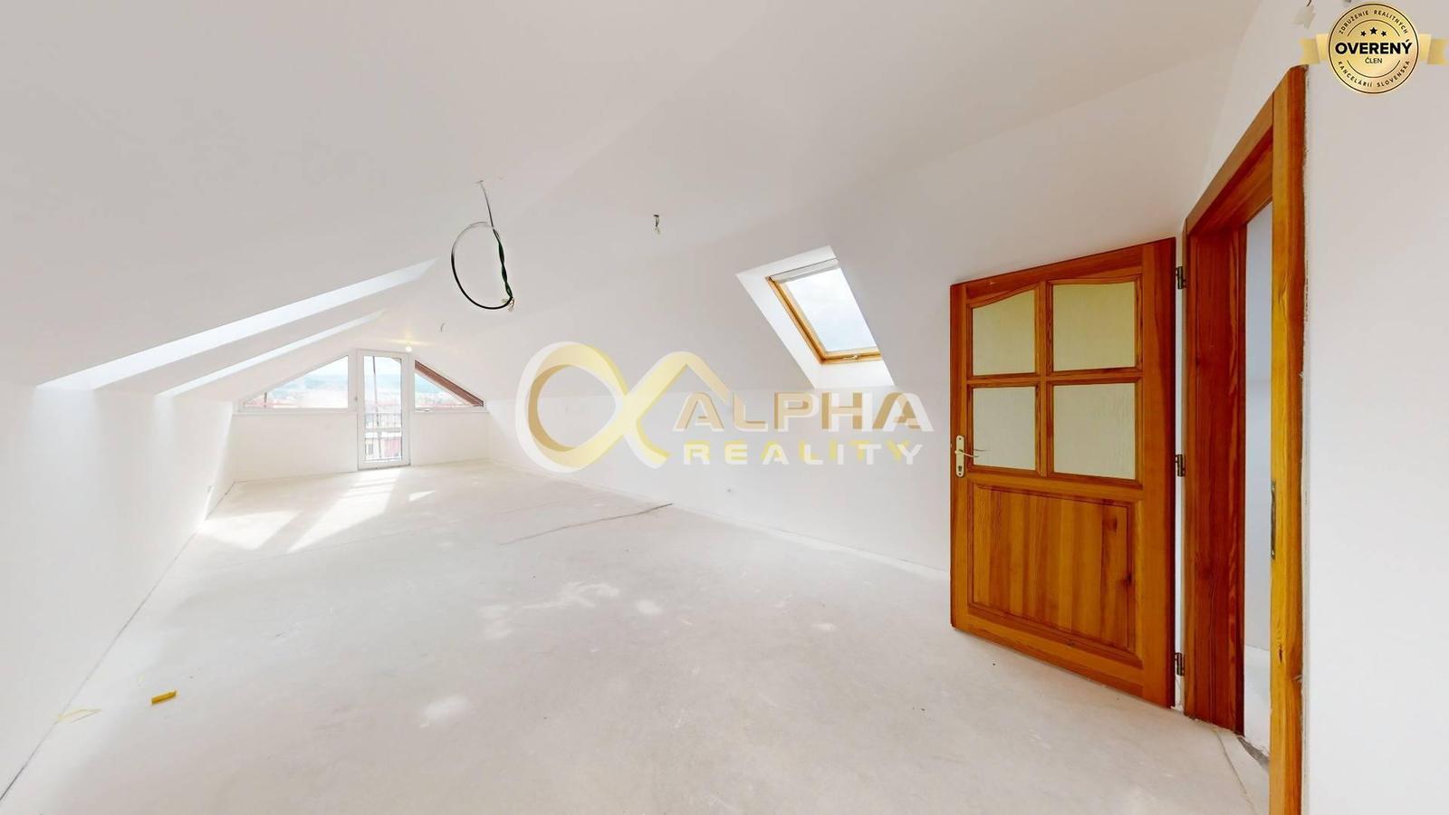 Exkluzívne 3i podkrovný byt s balkónom, 133m2, Zimná ul., Sp. Nová Ves
