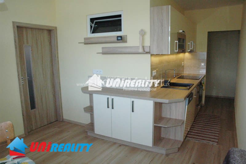BÁNOVCE NAD BEBRAVOU - 3 izbový byt / SEVER / rekonštrukcia – fotka 2