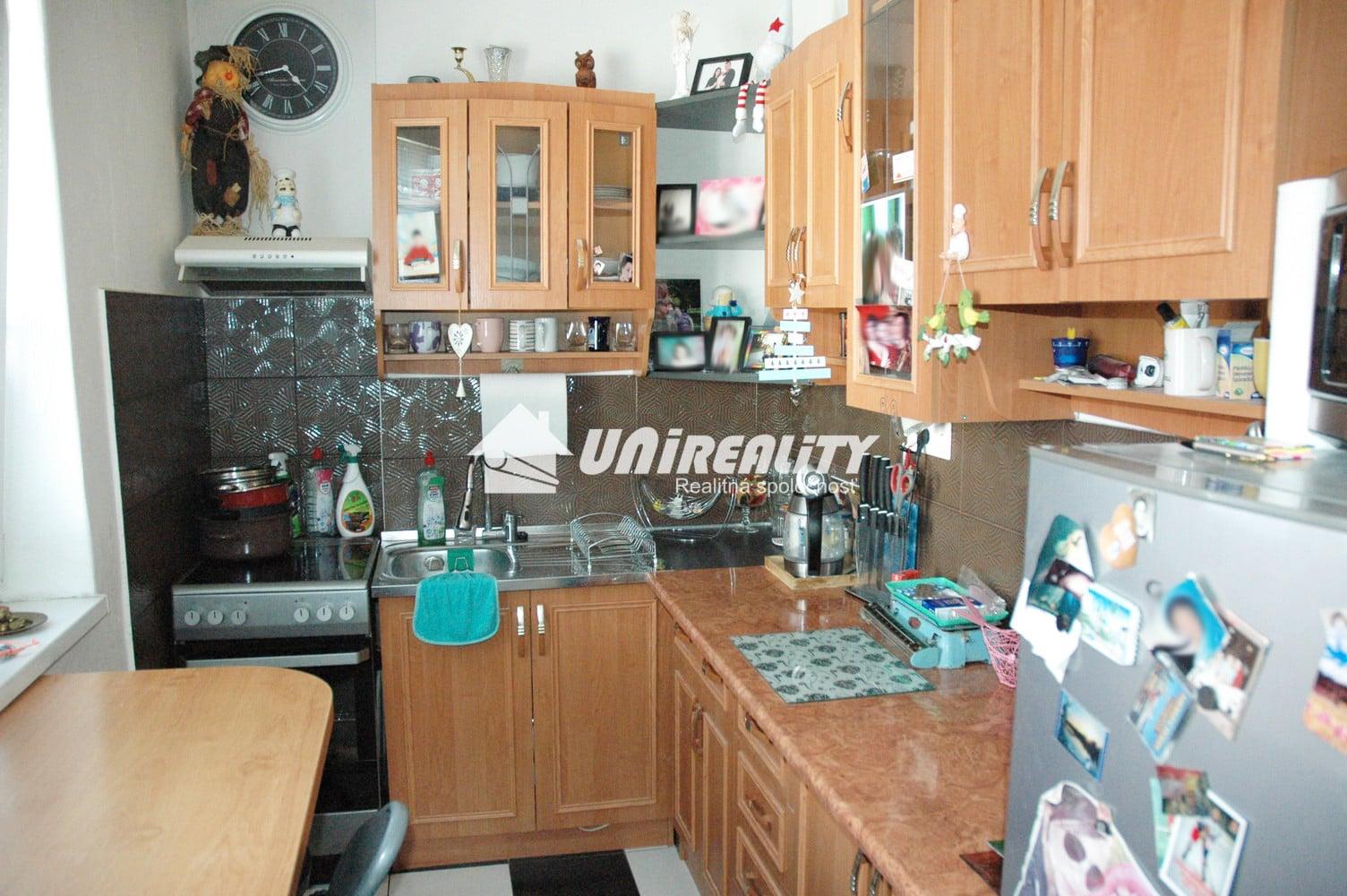 BÁNOVCE NAD BEBRAVOU - 3 izbový byt / Družstevná / rekonštrukcia / 61 m2 / IBA U NÁS