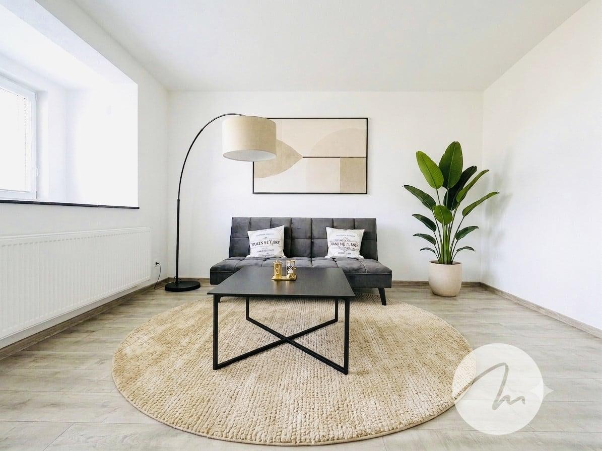 NA PREDAJ- 1-IZBOVÝ BYT 32,6 m²- KOMPLETNE ZREKONŠTRUOVANÝ -ROVNIANKOVÁ-PETRŽÁLKA – fotka 2