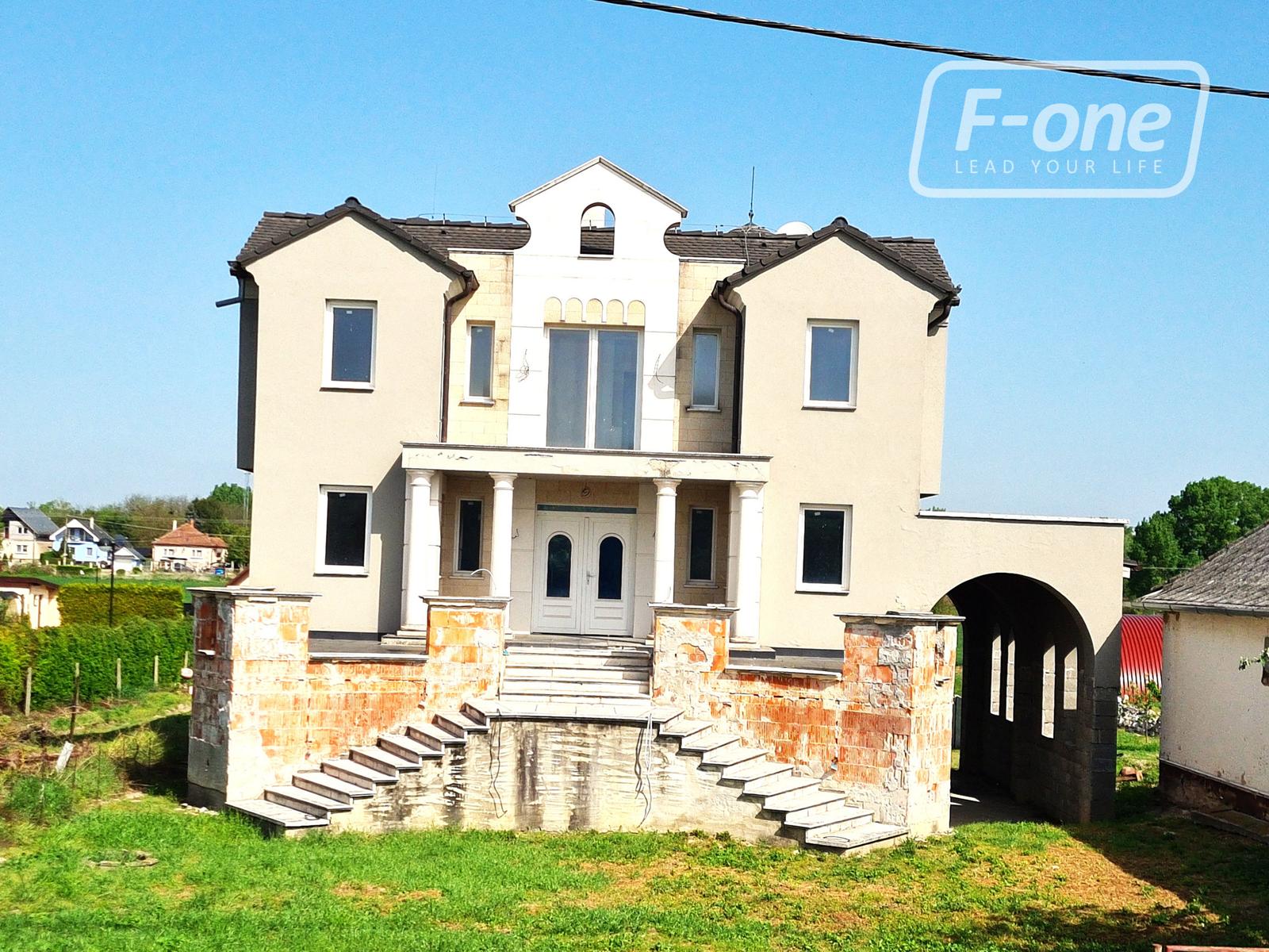 NA PREDAJ - Vila, v obci Moča, okr. Komárno s výhľadom na Dunaj. – fotka 2