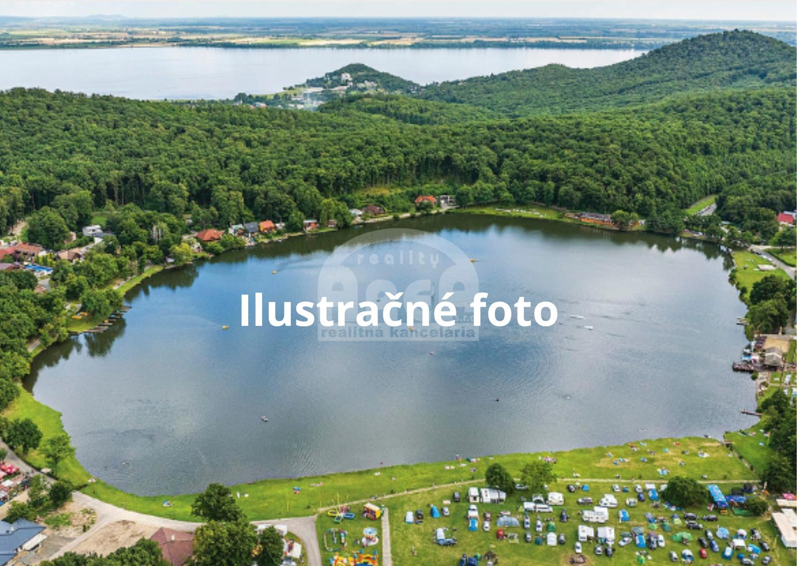 Stavebný pozemok vo vyhľadávanej obci Vinné