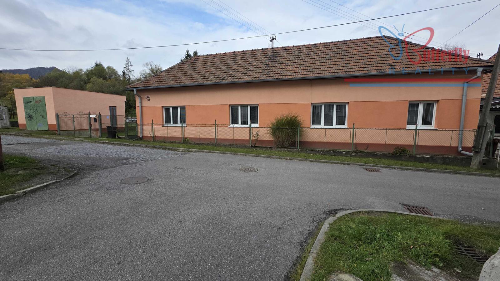 Predaj rodinný dom  Handlová, pozemok 1544 m2