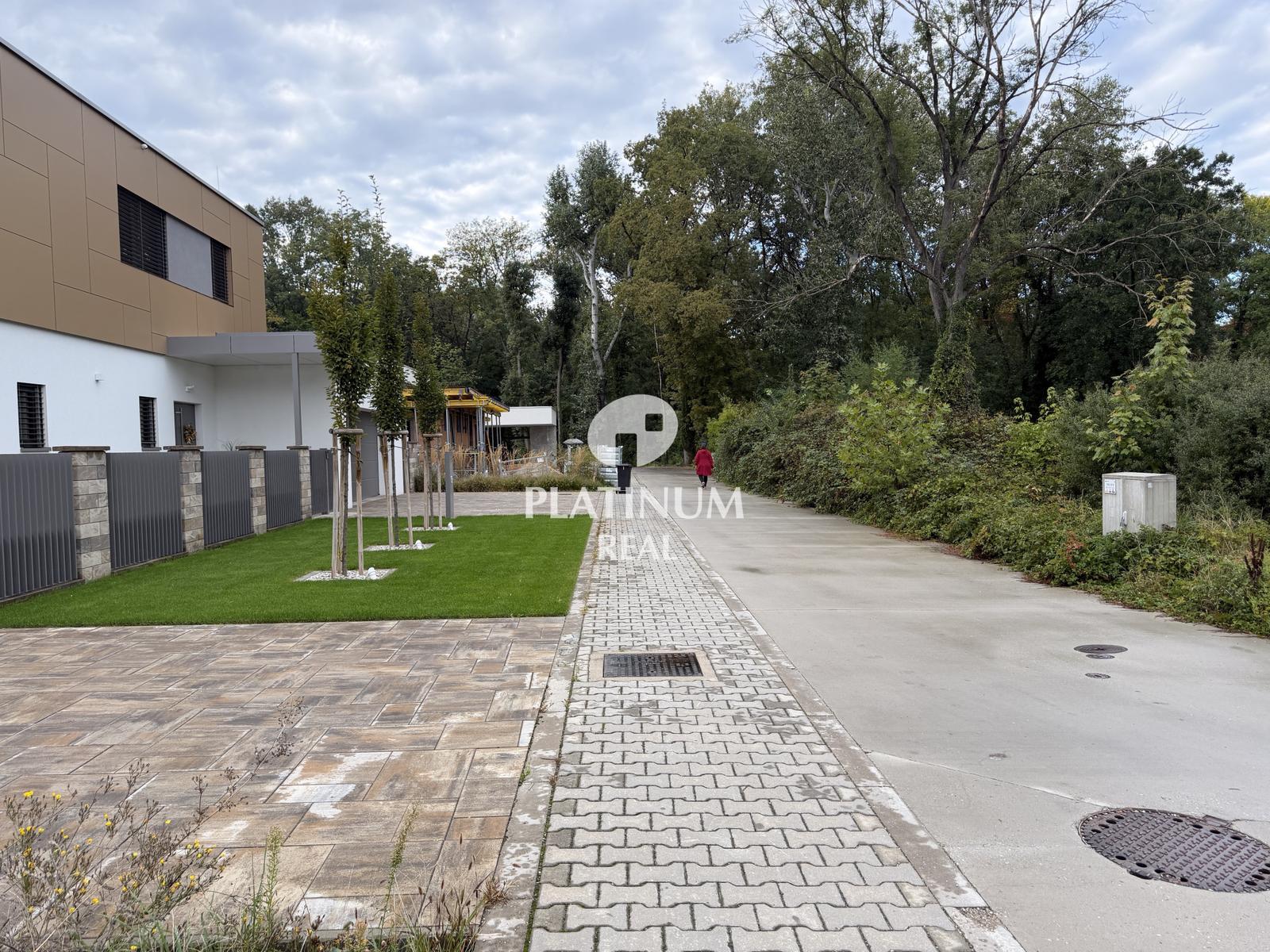 Exkluzívny stavebný pozemok pre rodinný dom, ideálny tvar