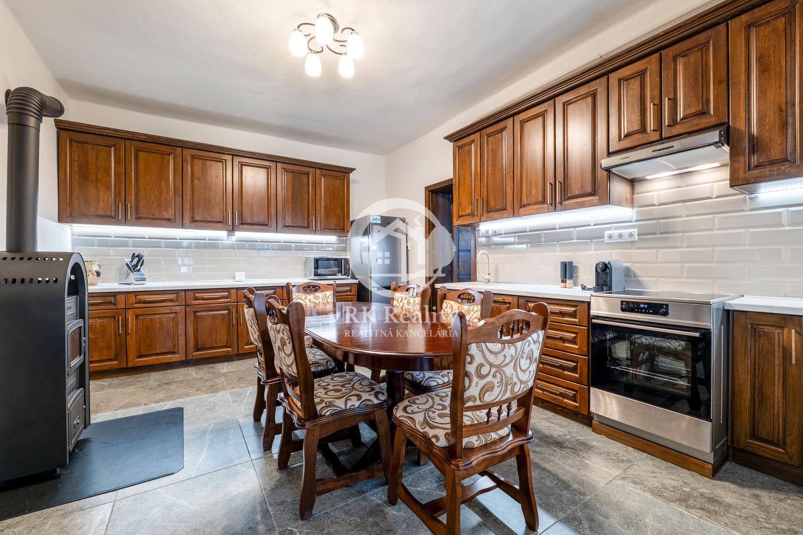 Kompletne zrekonštruovaný dom na pozemku 2000m2 | Komjáti – fotka 2