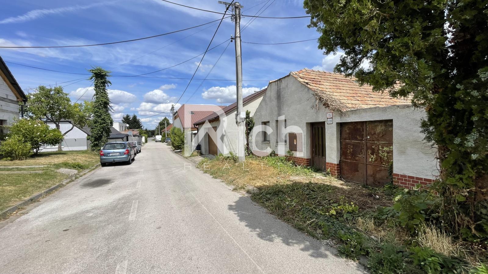 Dom s pozemkom o výmere 268 m2 v Hrnčiarovciach nad Parnou – fotka 2