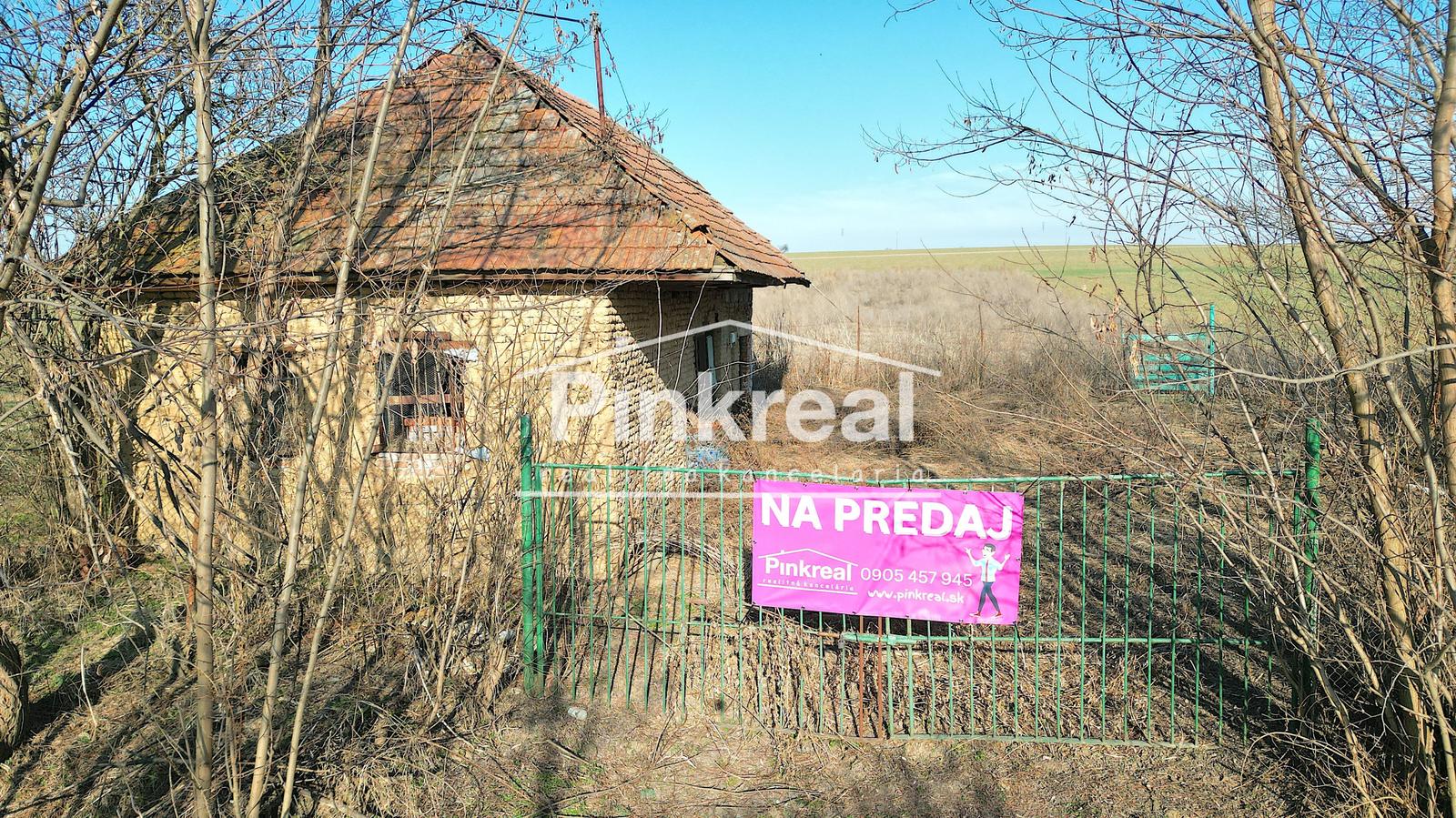 PINKREAL-na predaj, veľký, slnečný pozemok so starým domom – fotka 2