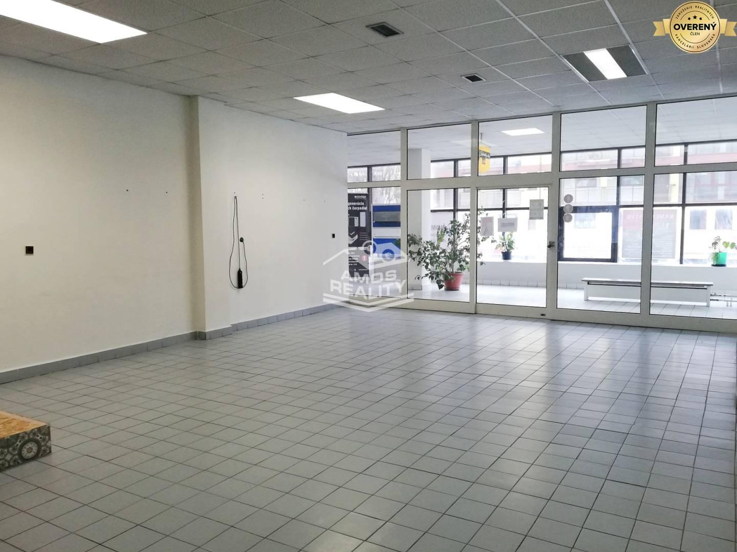 PRENÁJOM, obchodný priestor 75 m2, centrum mesta Malacky