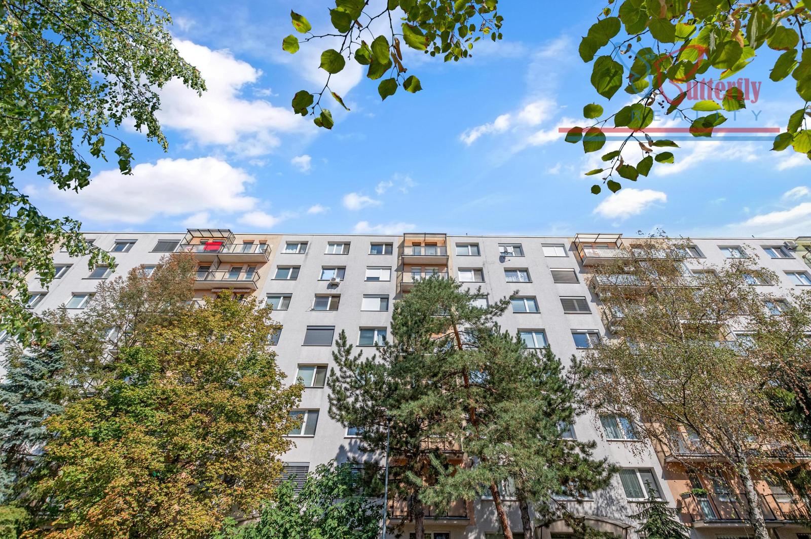 REZERVOVANÝ veľký 3-izb. 85m2 byt, Ružinov-Pošeň, Štefunkova ul.