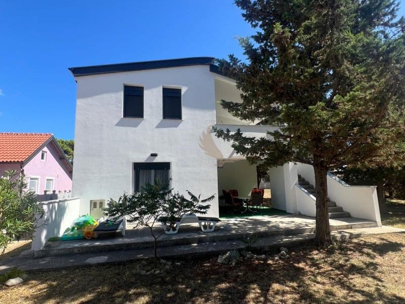 Na predaj dom so záhradou na ostrove Vir - Chorvátsko, Vaša dobrá investícia