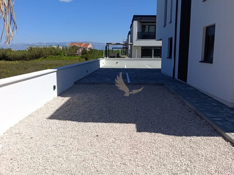 Chorvátsko - Novostavba apartmánu so záhradou a výhľadom na more