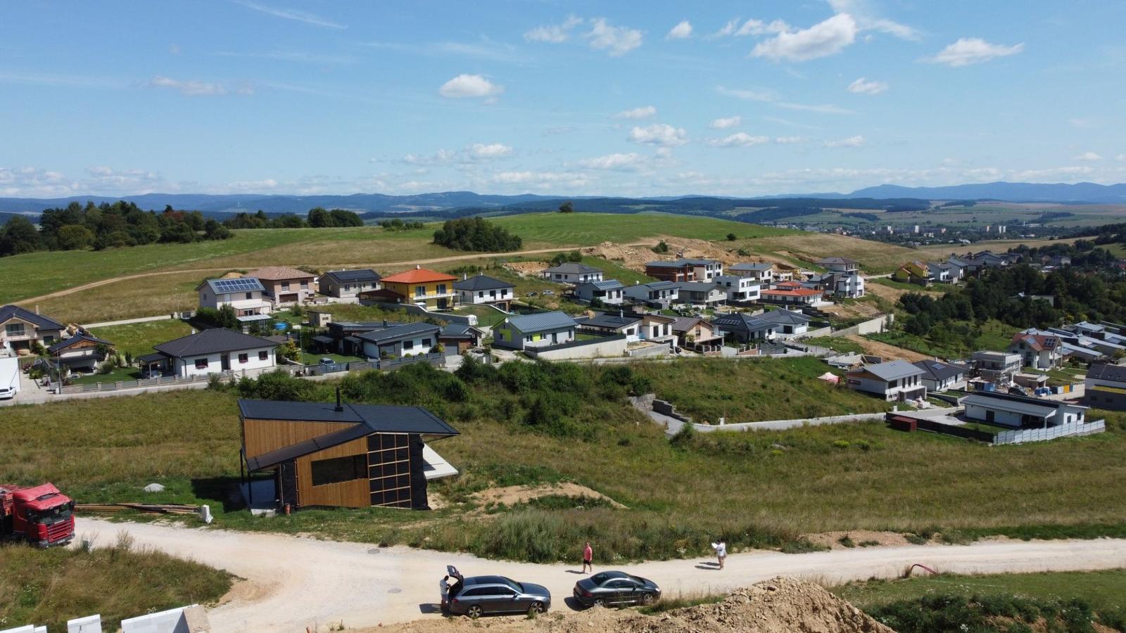 Exkluzívne. Slnečný pozemok v lukratívnej časti mesta Spišská Nová Ves - Ferčekovce o celkoej výmere 720 m2 – fotka 2
