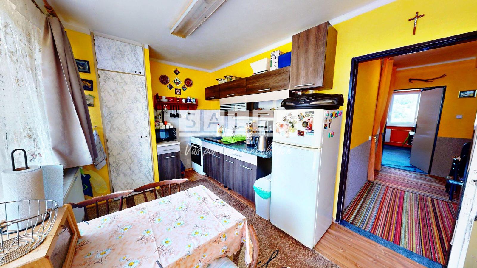 🔥 NOVÁ CENA 64 900 €! Veľký 3-izbový byt s loggiou v Smolníku – vytvorte si domov podľa seba