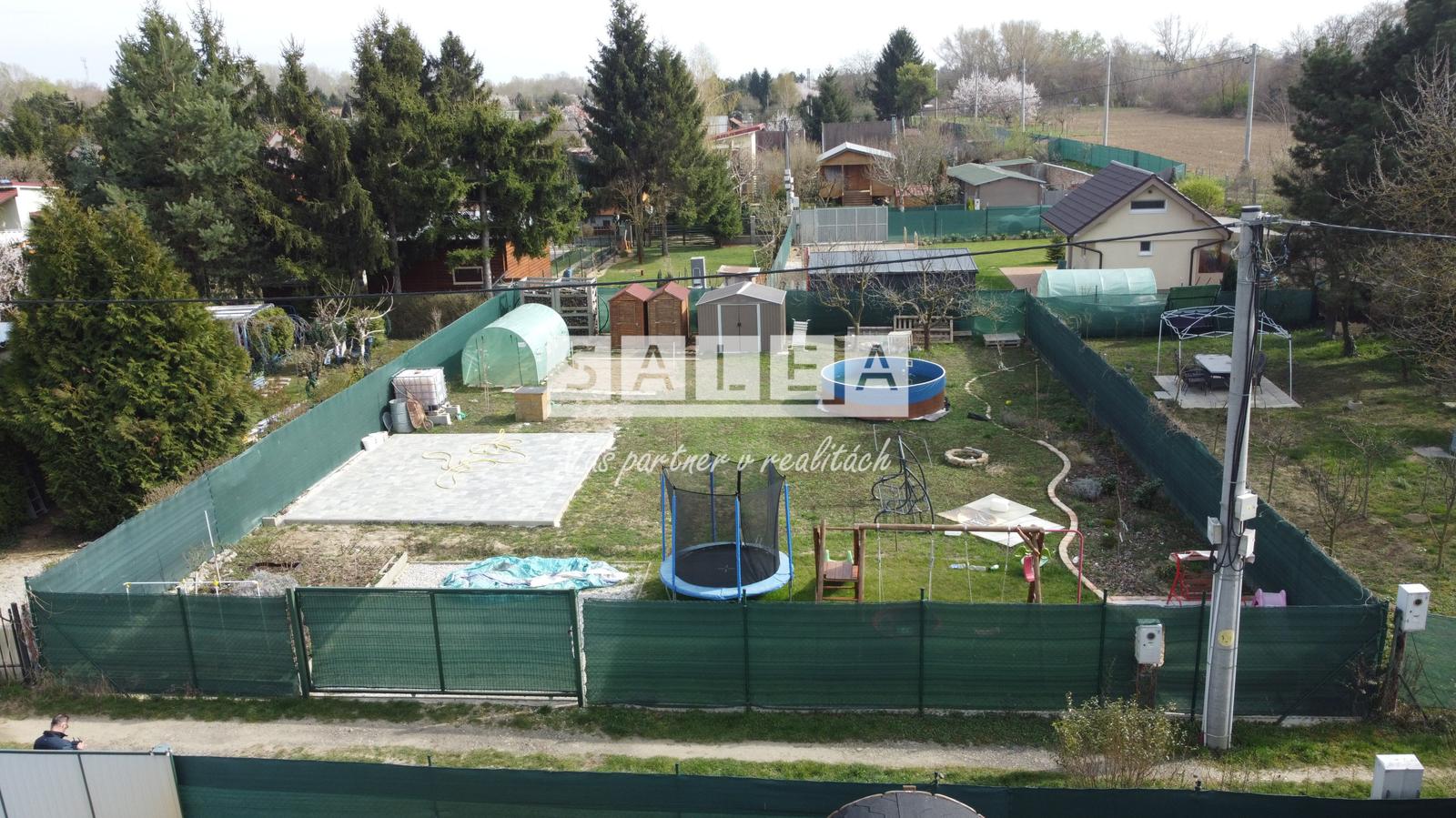 Dvojzáhrada v Kráľovej nad Váhom pri Váhu o výmere 523 m2 EXKLUZÍVNE