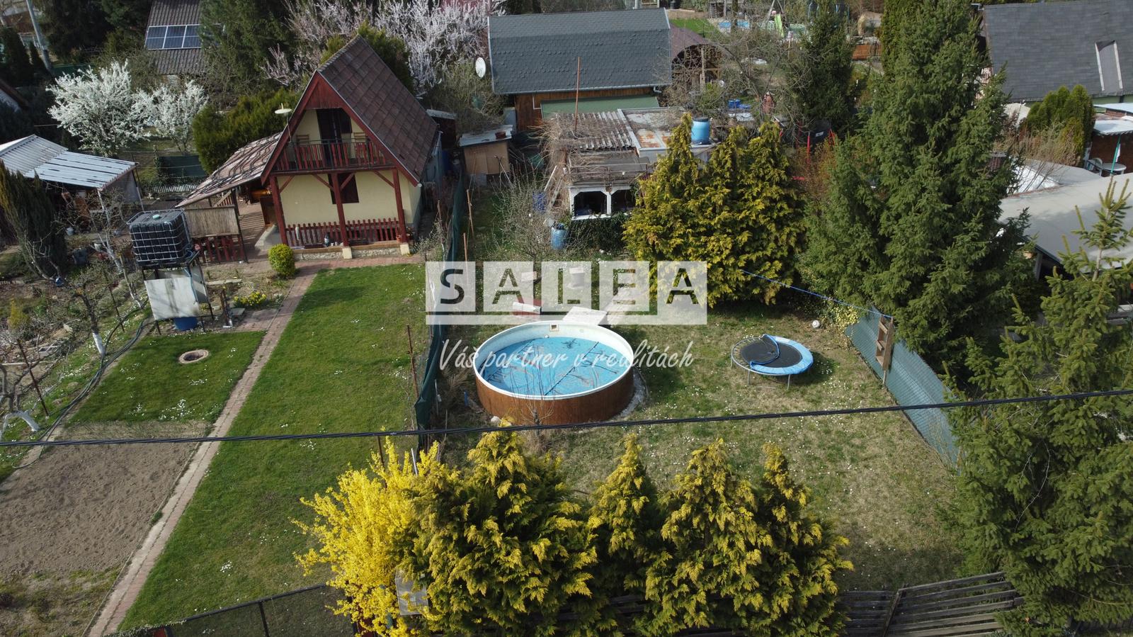 Záhrada 250 m2 v OV Kráľova nad Váhom s bazénom na predaj
