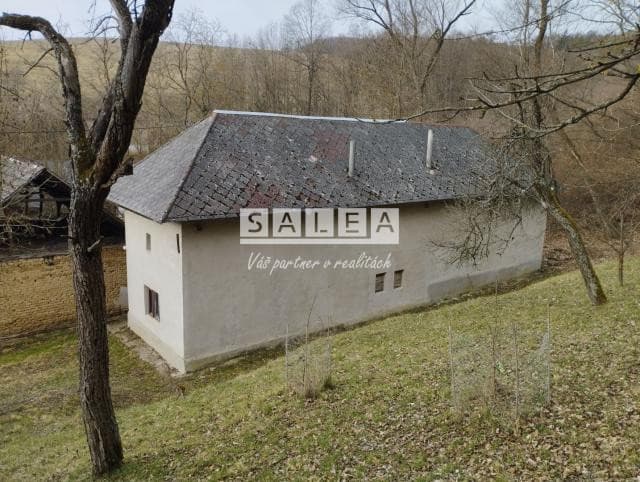 Pozemok s chalupou v obci Podkylava o výmere 8852m2.