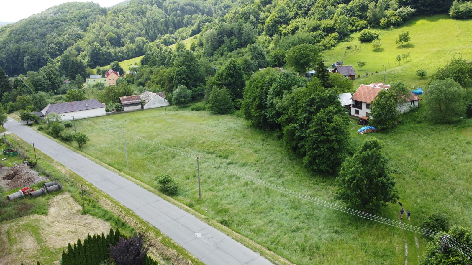 Stavebný pozemok v obci Ostrý Grúň o výmere 660 m2