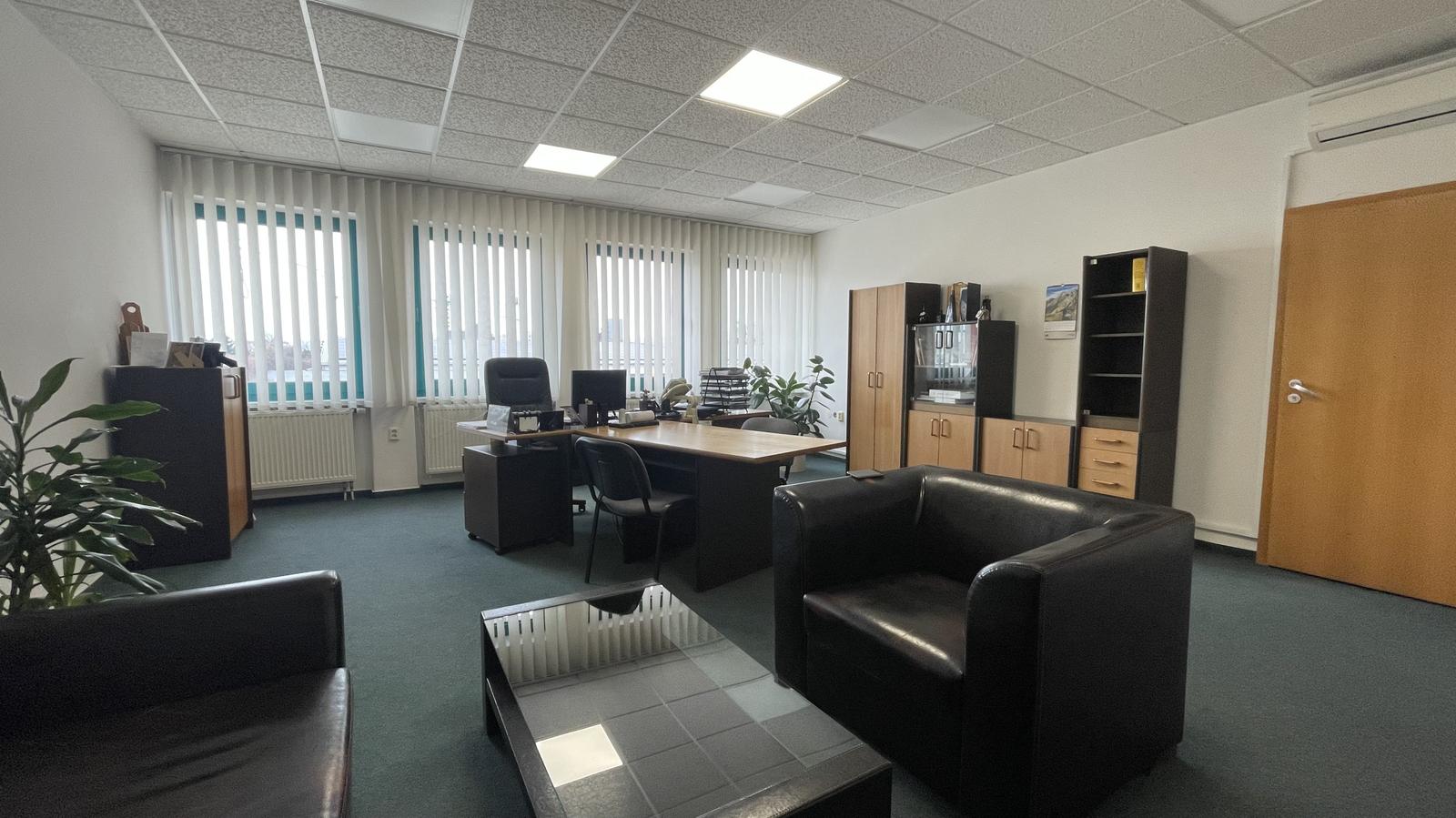 Kancelária o výmere 34 m2 na Skladovej ulici v Trnave.