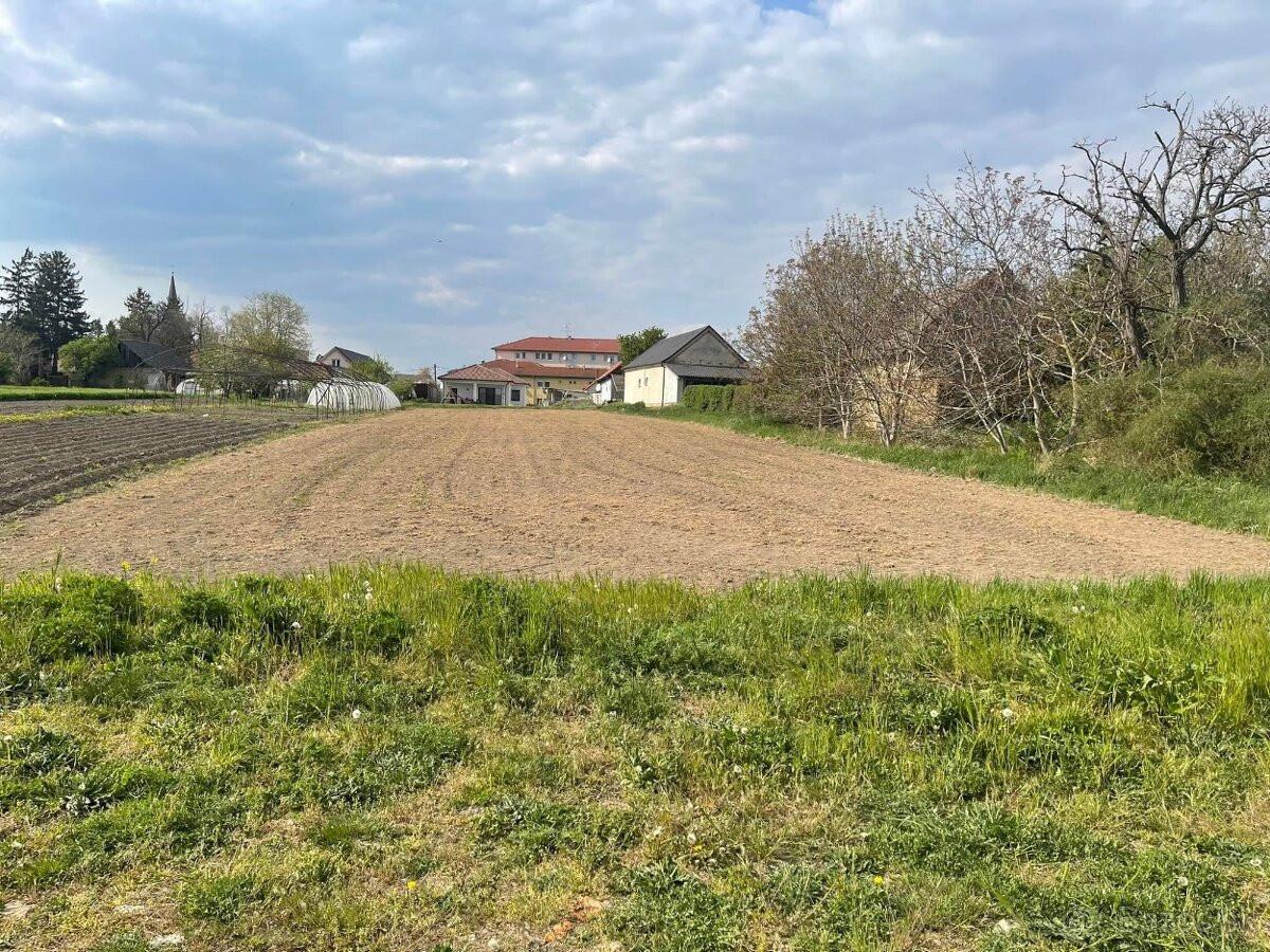 RK4 - NA PREDAJ - Stavebný pozemok na výstavbu rodinného domu - Žiharec - 700m2 – fotka 2