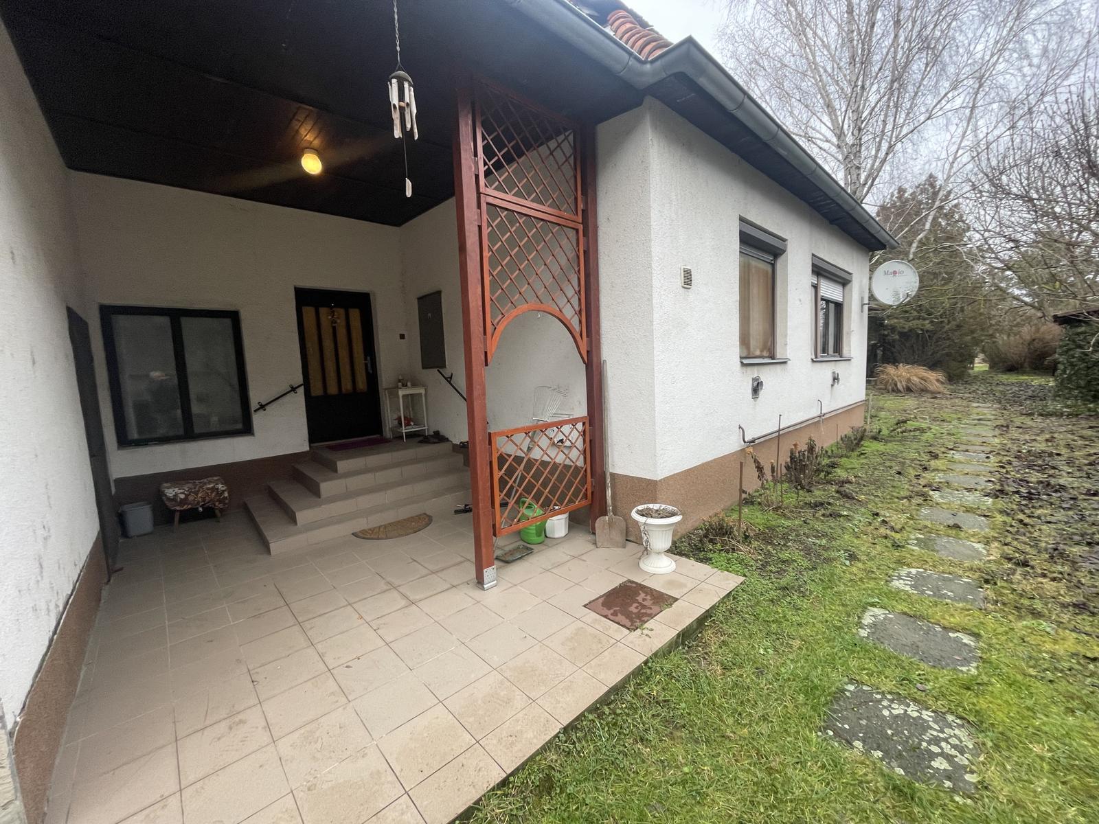 RK4 - NA PREDAJ - Rodinný dom s krásnym pozemkom - Kamenný Most