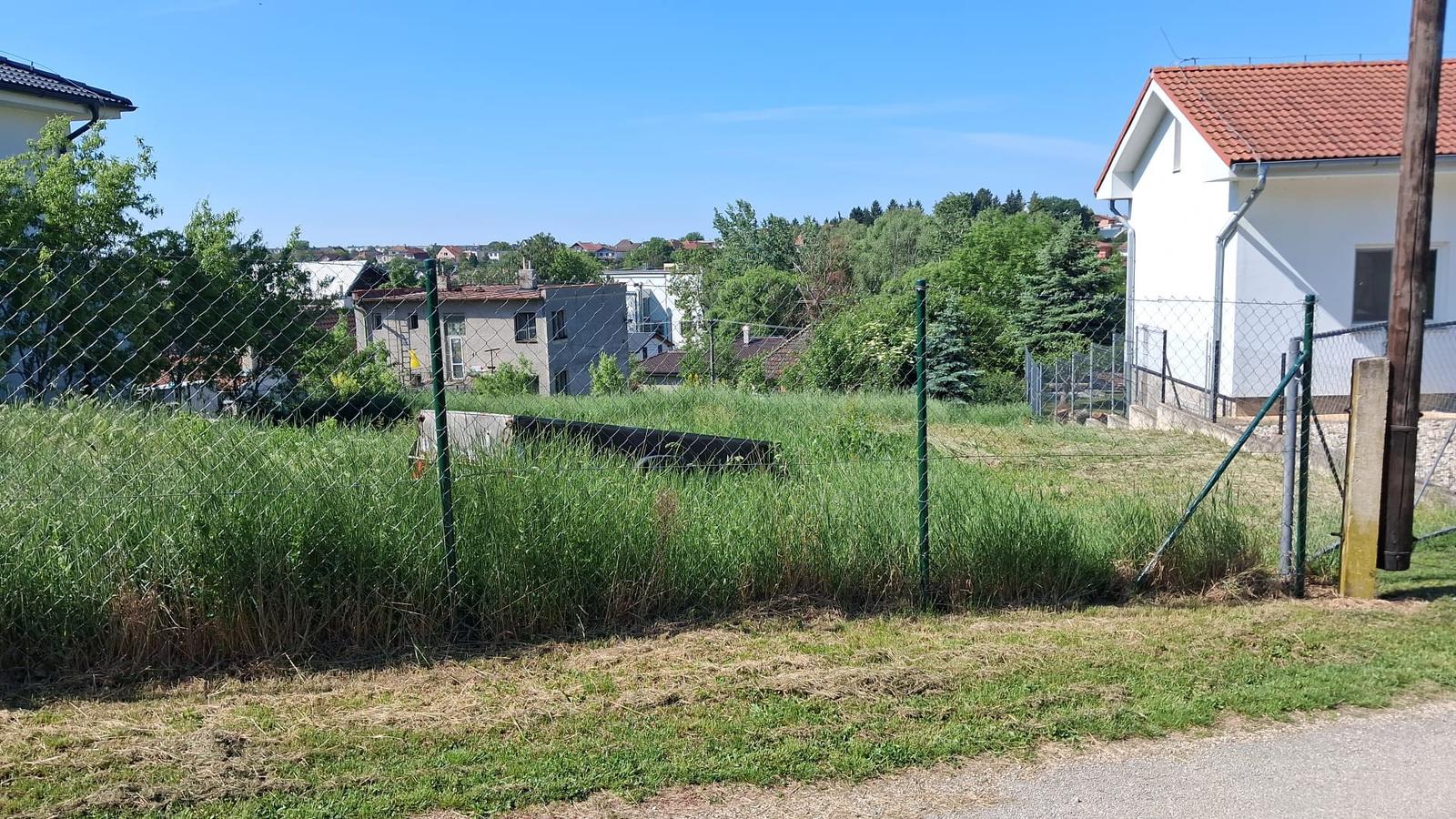 RK4 - NA PREDAJ -  stavebný pozemok RADOŠINA, okr. Topoľčany – fotka 2