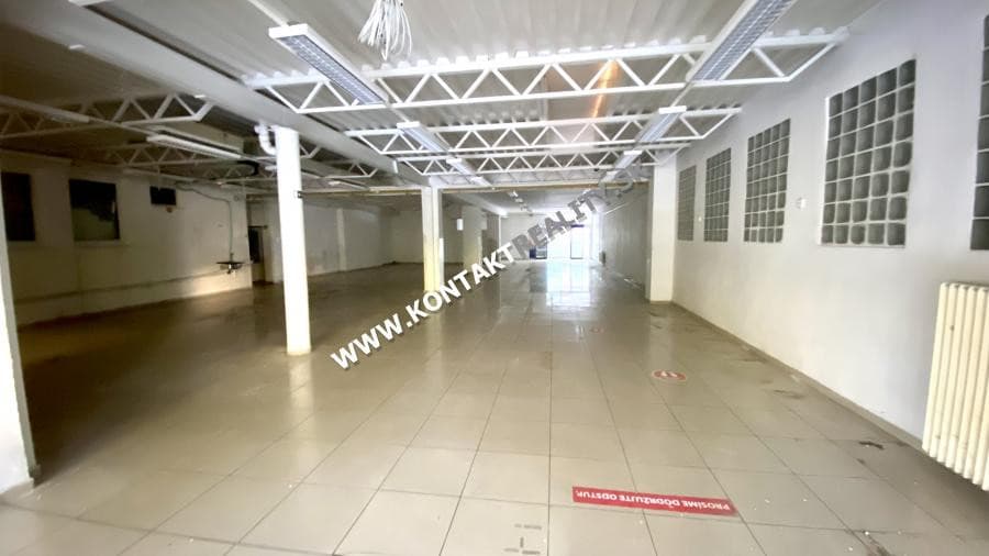 Obchodné priestory na prízemí, Trieda SNP, Západ, 389m2, čiast. rek., Košice II