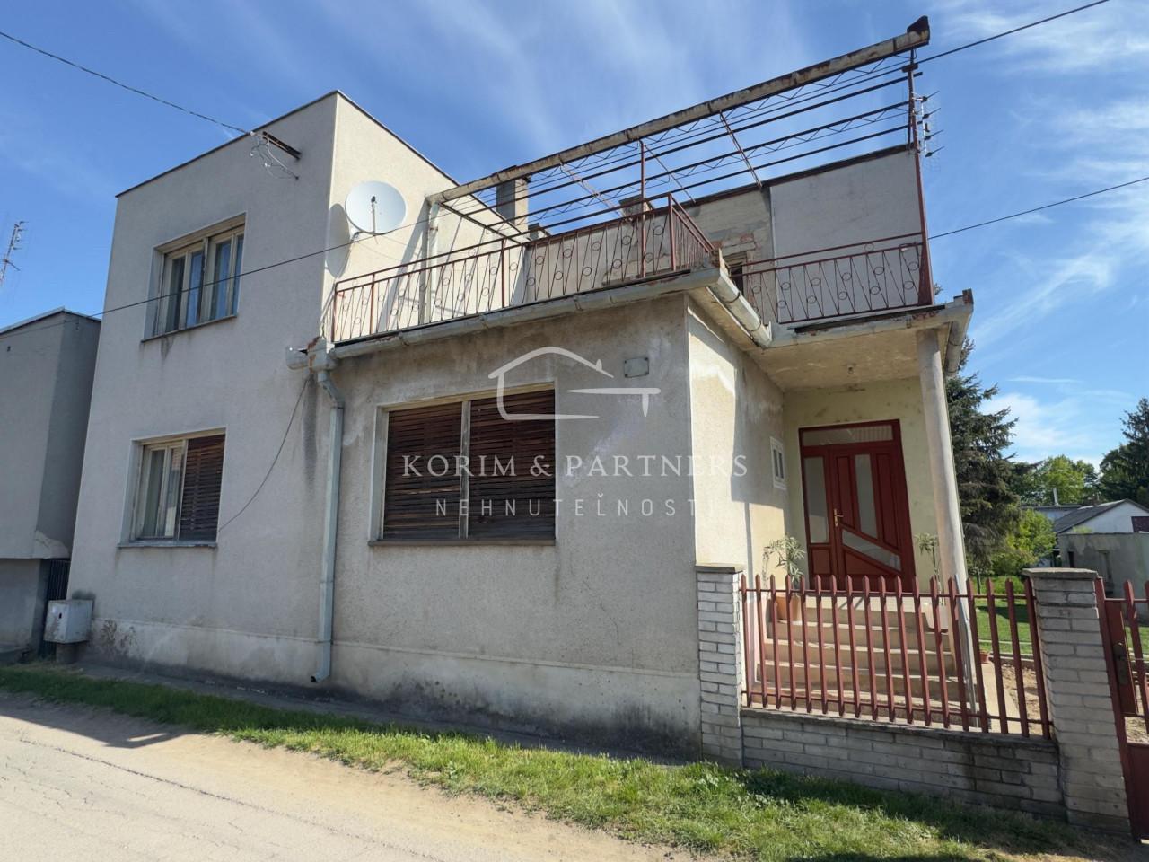 Rodinný dom, kde si každý nájde dostatok svojho miesta, Farná