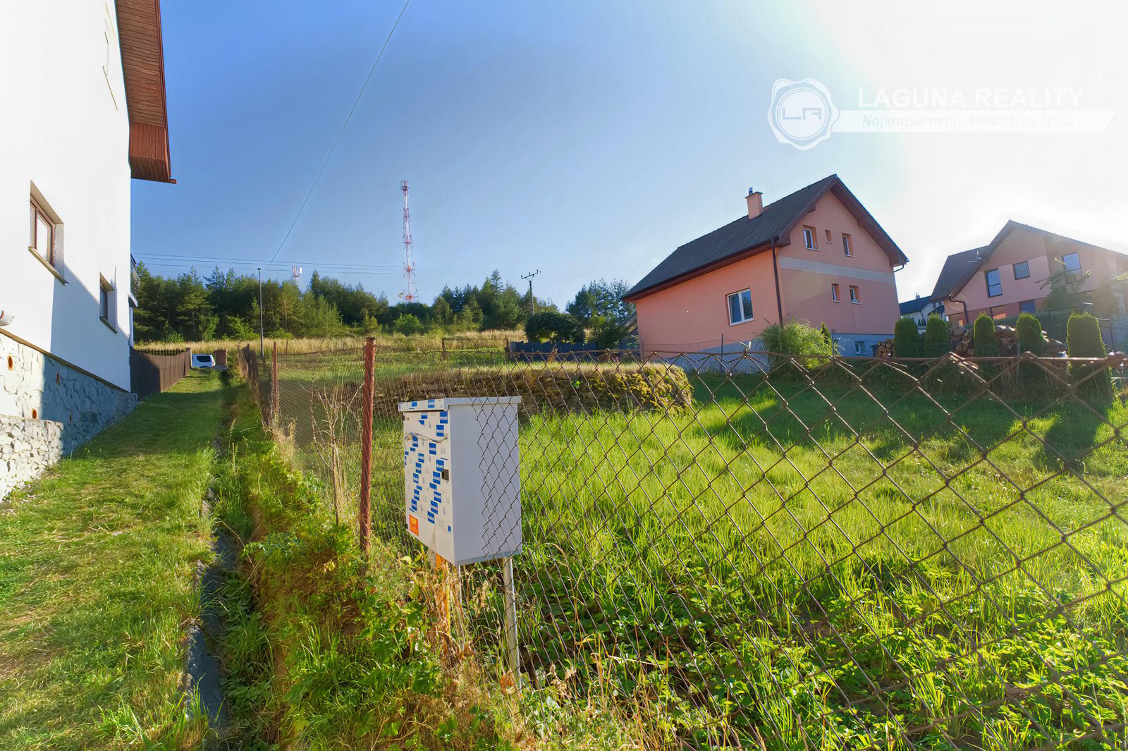 Stavebný pozemok (1 251 m²) s IS, dvojitým prístupom a výhľadom, Dravce – fotka 2