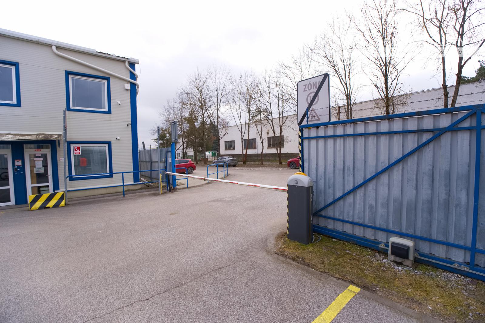 PRENÁJOM! Skladová hala (705 m2) s admin. časťou a asfaltovou plochou – fotka 2