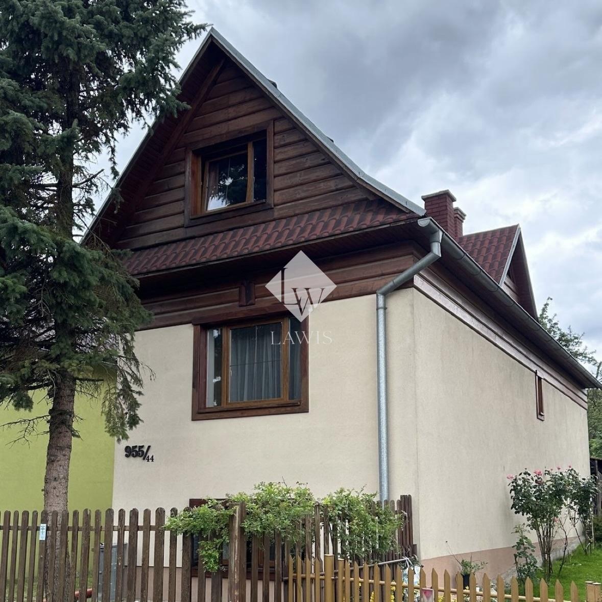 Rodinný dom s veľkým pozemkom v srdci Liptova