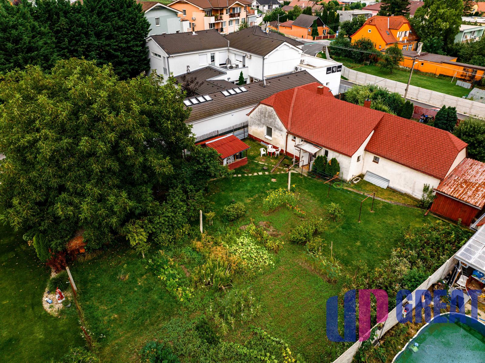 5 izbový RD s veľkým nádherným pozemkom na predaj v Rovinke