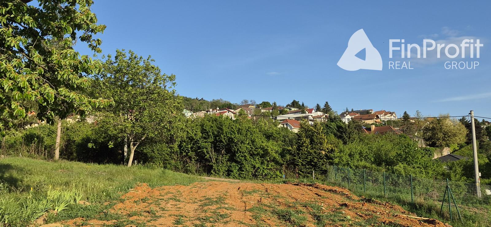 Predám 3 pozemky Nitra - Zobor -Šindolka. 600, 650, 650.