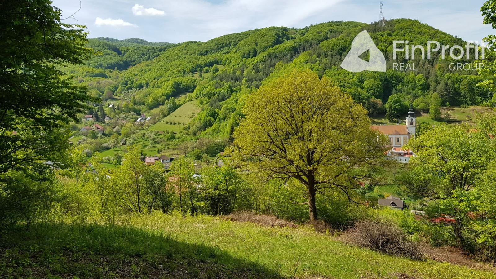 Predám pozemok vo Vyhniach + stavebné povolenie na chatu. – fotka 2