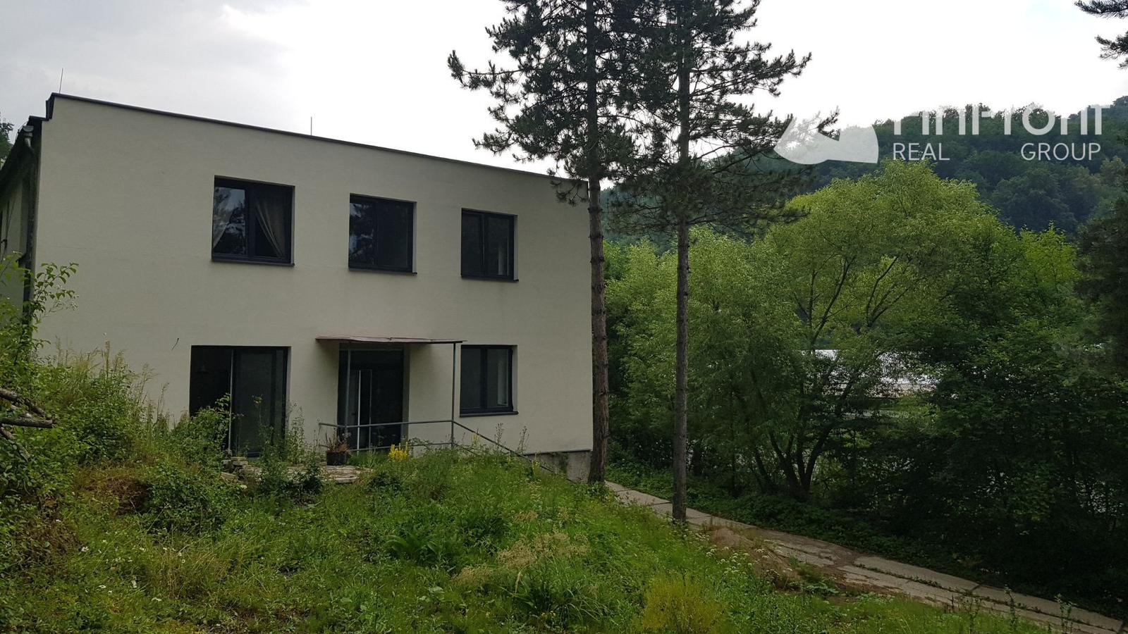 Predám budovu so 7 apartmánmi vo výstavbe vo Vyhniach. – fotka 2
