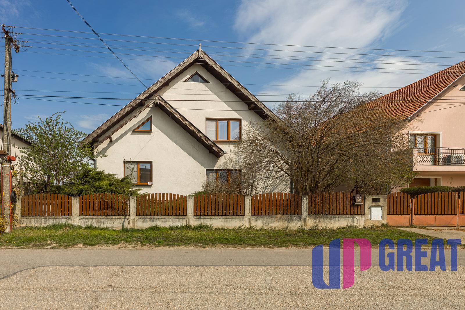 Na predaj rodinný dom s garážou v obci Pribeta – fotka 2
