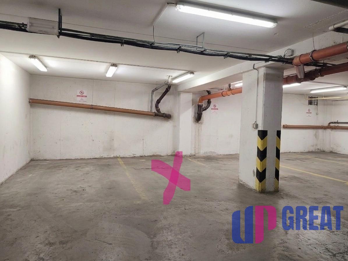 EXKLUZÍVNE NA PREDAJ: Garážové parkovacie státie v centre Malaciek – Malé námestie