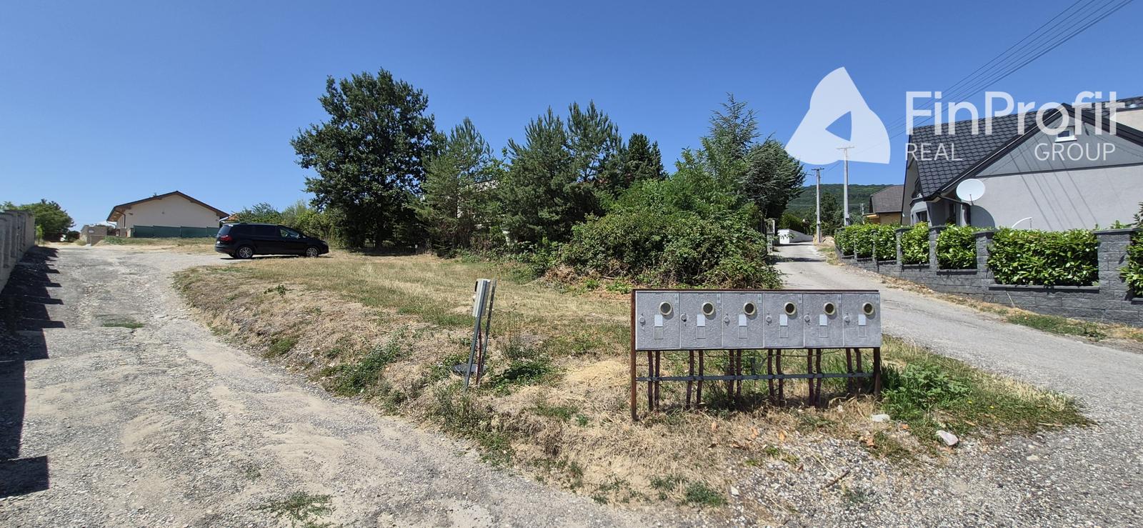 Predám stavebný pozemok Nitr. Hrnčiarovce 400m2. – fotka 2