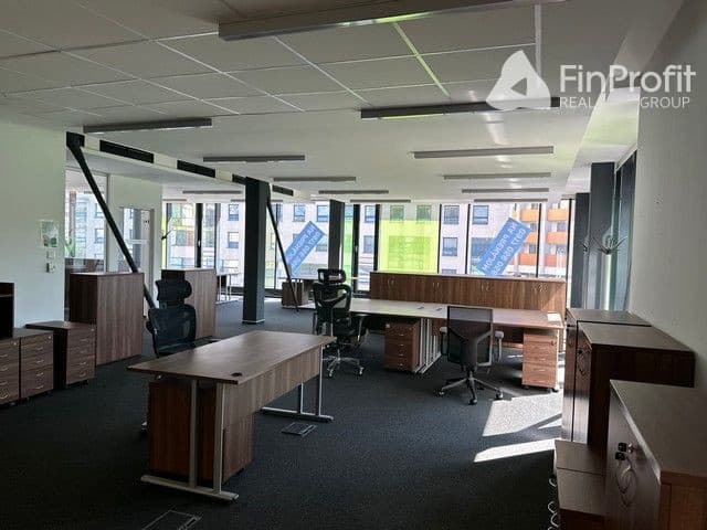 Reprezentatívny administratívny priestor na prenájom - 360 m2, Košická ul.
