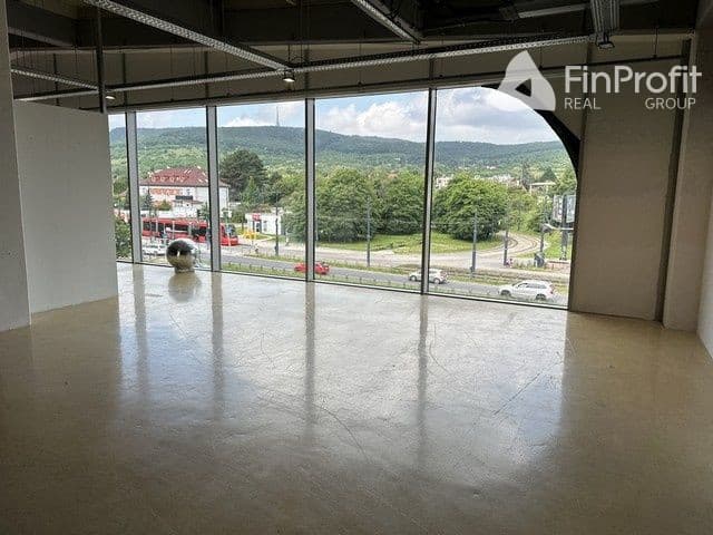 Obchodné priestory so zvýhodneným nájomným na prenájom - od 90 m2, Račianska ul.
