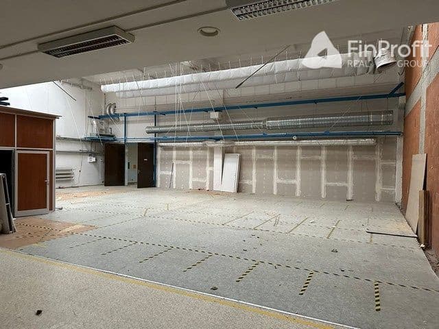 Vykurovaný skladový priestor 550 m2 na Púchovskej ul.