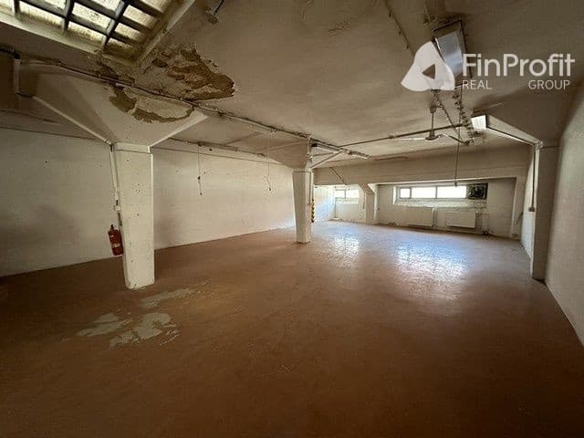 Vykurovaný skladový priestor na prenájom - 300 m2, Kukučínova ul.