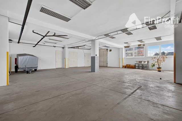 Obchodno-skladový priestor na prenájom - 246 m2, Vajnorská ul.