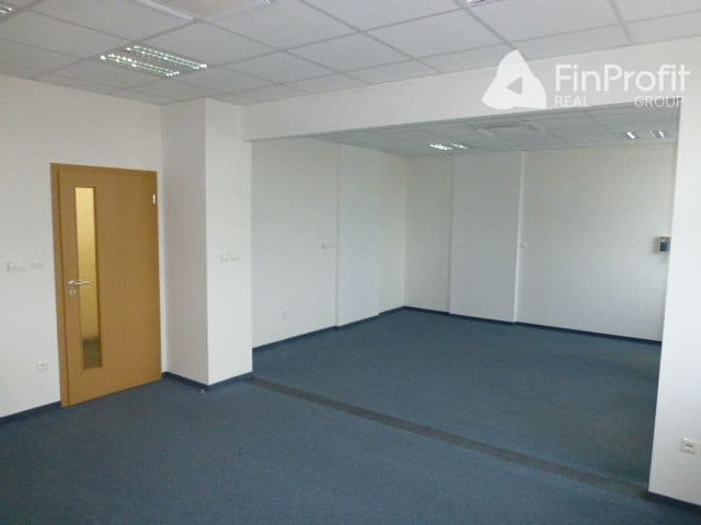 Klimatizovaná kancelária na prenájom - 39,42 m2, Slovnaftská ul.