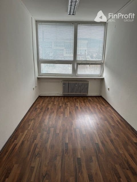 Kancelárske priestory s umývadlom - od 15 m2, Račianska ul.