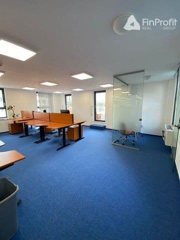 Zrekonštruovaný administratívny celok na prenájom - 371 m2, Údernícka ul.