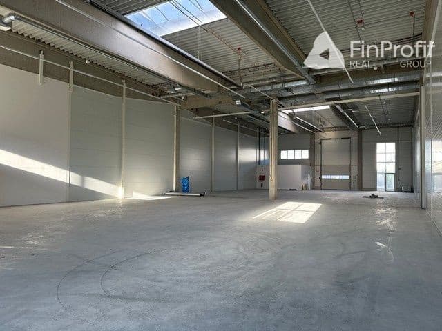 Vykurované obchodno-skladovacie a výstavné priestory na prenájom - od 450 m2, lokalita Bory. – fotka 2