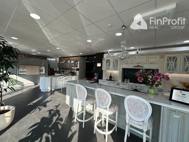 Investičná príležitosť - obchodný priestor s nájomníkom na predaj - 276 m2, Pestovateľská ul.